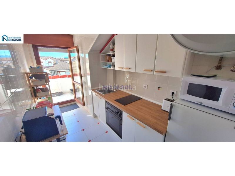 Foto 739d37bb-a82a-4002-93e1-663c689587c8. Apartament amb aparcament piscina a Tregadín Noja