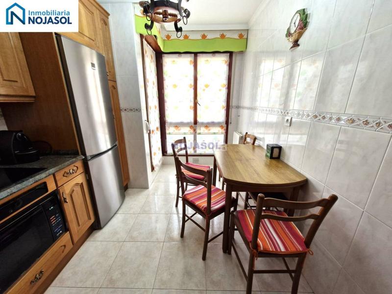 Foto 767387a8-539d-4996-aefd-e19d10d9df98. Casa adossada amb calefacció aparcament a Ris Noja