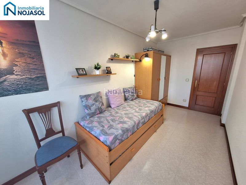 Foto b4f7cb3d-60da-46fe-b9b1-600eb33a4078. Location appartement dans calle ris 13 dans Palacio Noja