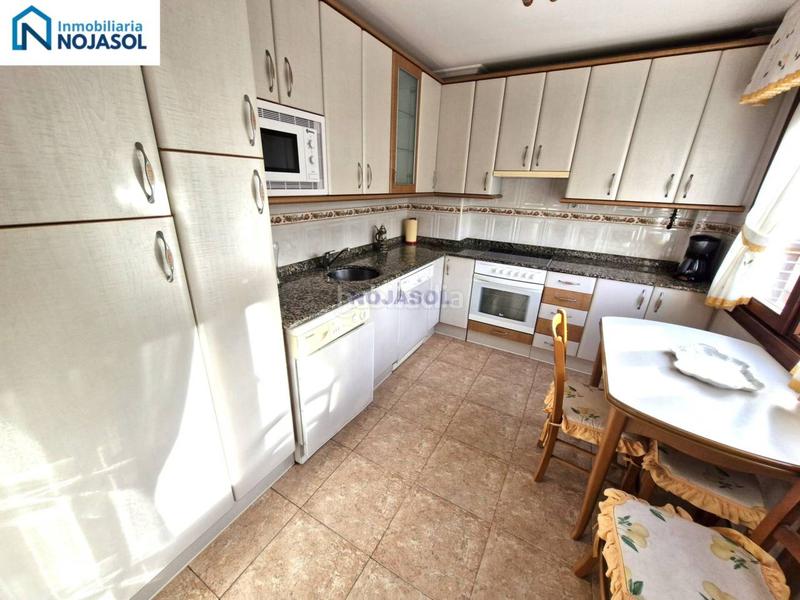 Foto 693a770e-132e-4e87-85d7-0cab06a160f3. Maison jumelée avec chauffage parking dans Solórzano