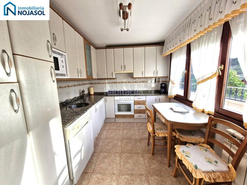 Foto b63b7801-70bd-4a3f-8b8f-5b520a2455fe. Maison jumelée avec chauffage parking dans Solórzano