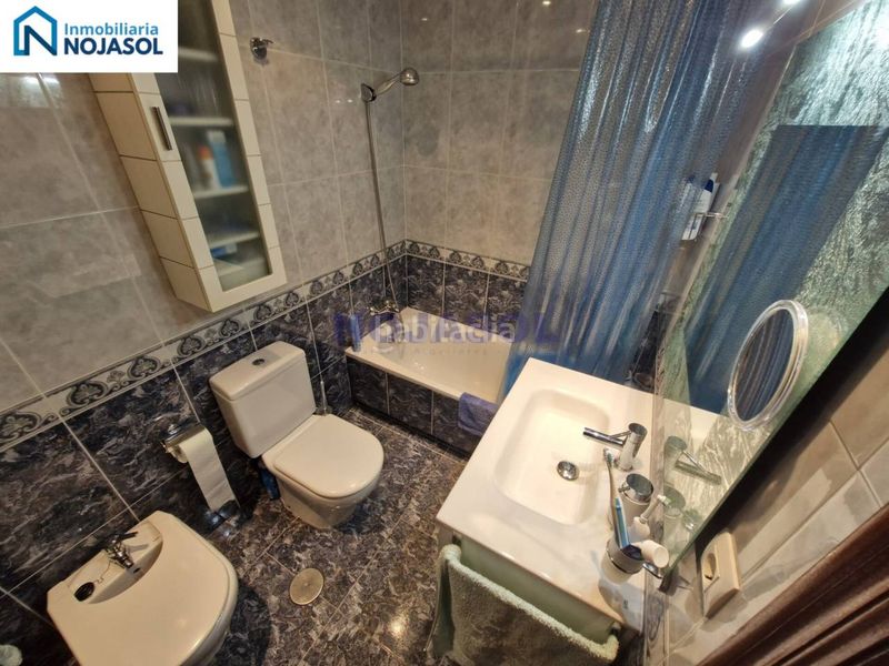 Foto 2a53e1ae-1cd3-4918-91d3-28c2d8494404. Apartament amb calefacció aparcament a Tregadín Noja