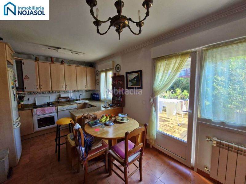 Foto 3810291e-2c12-4a67-bc1f-294a4aedb437. Casa adossada amb calefacció aparcament a Escalante