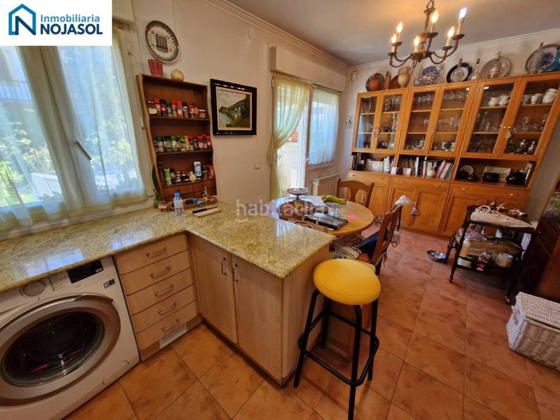 Foto 65fe13f9-4758-4619-94c7-89839a0313c8. Casa adossada amb calefacció aparcament a Escalante