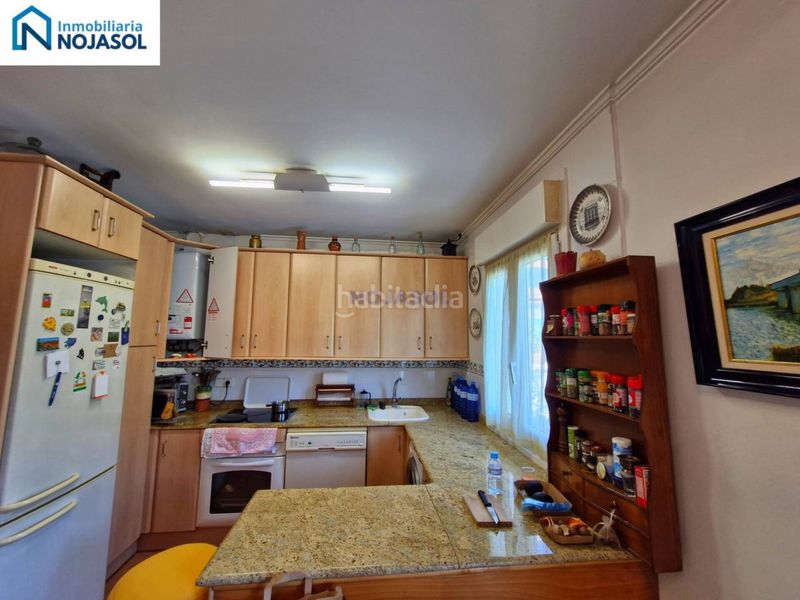 Foto fcb08e4c-179a-4fc3-844a-0d57117dd9b6. Casa adossada amb calefacció aparcament a Escalante