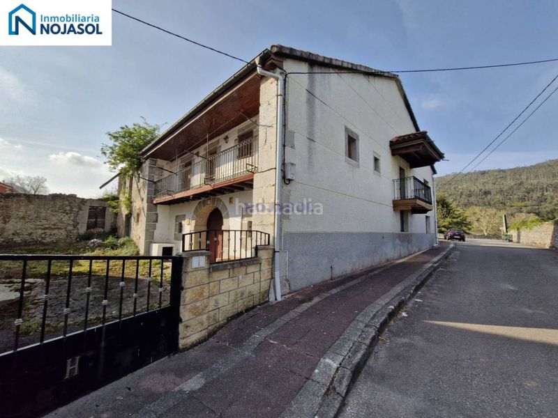 Foto a22889ca-c572-4a97-b55f-594ac6b26745. Casa amb calefacció aparcament a Argoños