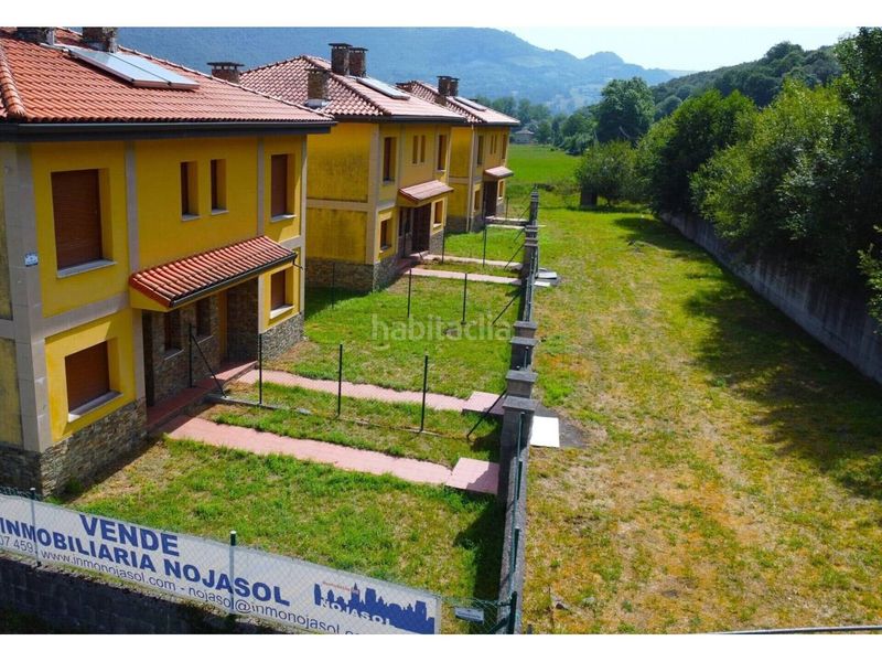Foto de60249d-7fbd-44bd-b813-1ff276cbf305. Casa aparellada amb calefacció a Ruesga