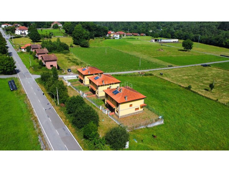 Foto f4fc0485-d066-44f1-8a15-437760152215. Casa aparellada amb calefacció a Ruesga