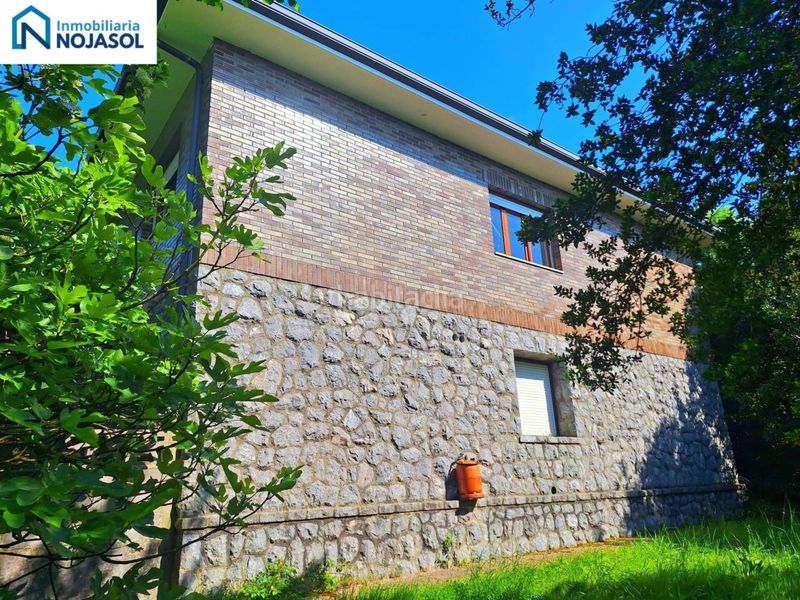 Foto cd48e8c1-ceda-41e5-bf70-c7f3221cf818. Casa amb calefacció a Palacio Noja