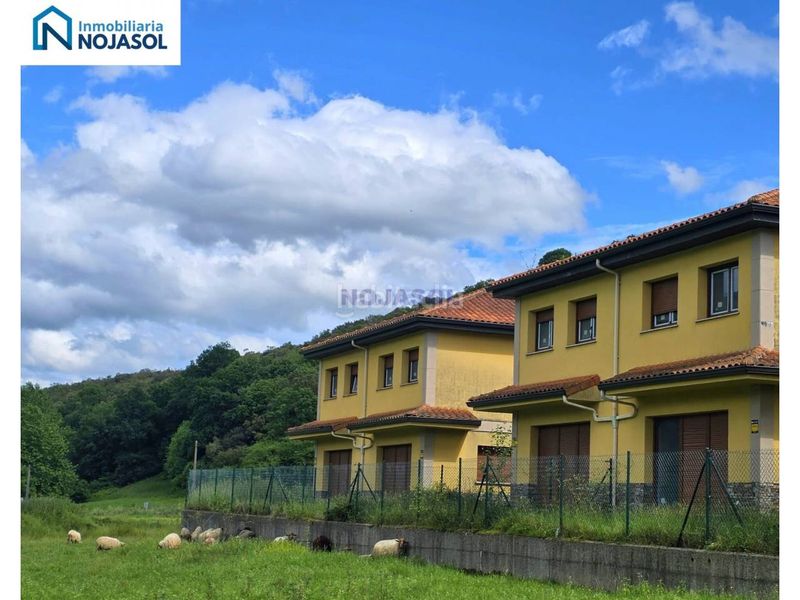 Foto b4a35408-63e7-4a5a-85be-c2b5f6979fd0. Edifici a Ruesga