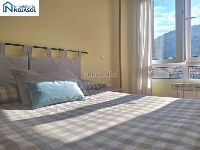 Foto fcb58df0-df92-4995-8699-e46ed412d924. Apartament amb calefacció aparcament a Santoña
