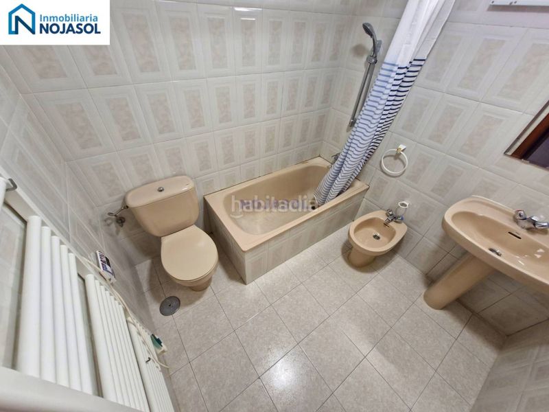 Foto 14a2cfa5-5828-4e06-b36b-4b4f4b84f6b8. Apartament amb calefacció aparcament a Tregadín Noja