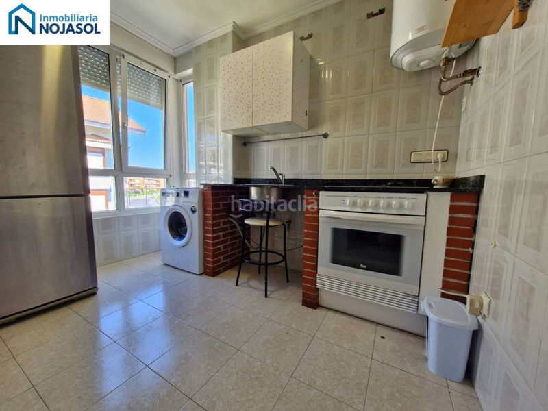 Foto 6082b082-15c9-4dcf-839f-4629e757c72a. Apartament amb calefacció aparcament a Tregadín Noja