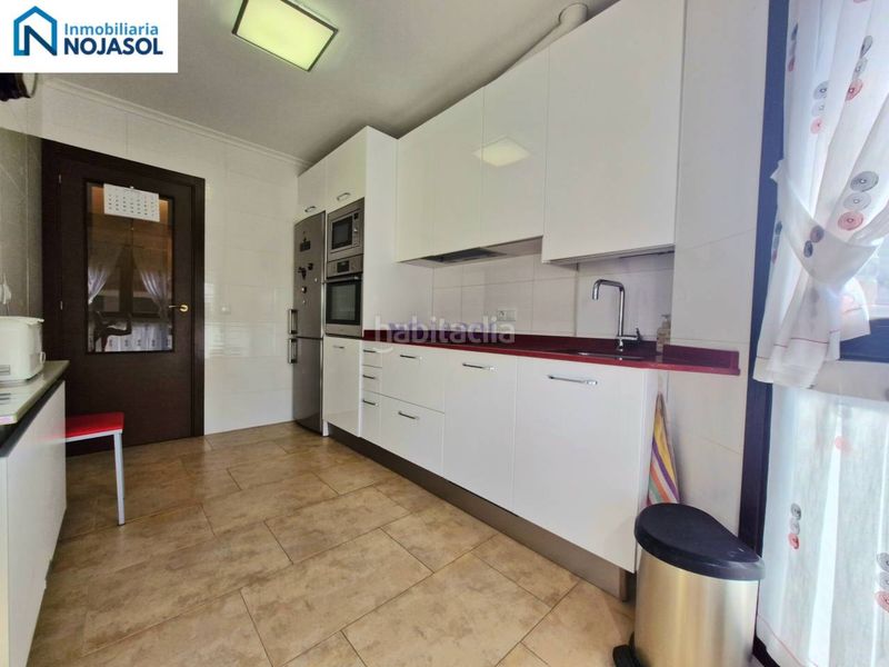 Foto 335732d3-0e96-4c76-8a49-3d211337894c. Apartament amb calefacció aparcament piscina a Ris Noja
