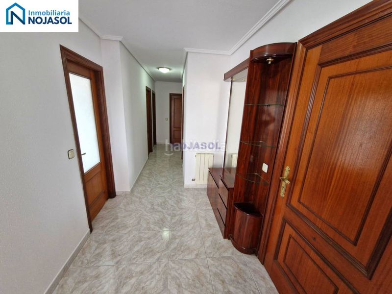 Foto a27ba797-1154-4594-a53a-000c353c1e14. Apartament amb calefacció aparcament a Palacio Noja