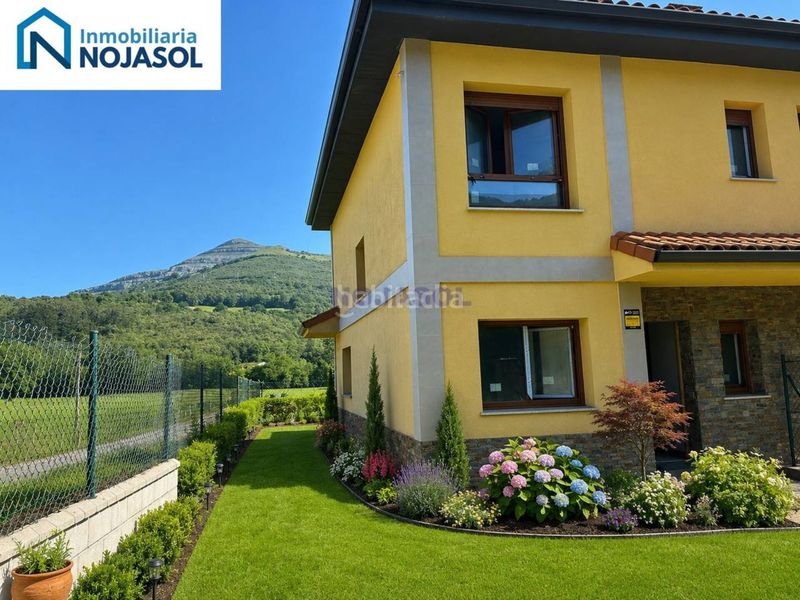 Foto 4b8b2bde-0122-49b4-ac0d-7791e6f4af49. Casa aparellada amb calefacció aparcament a Ruesga