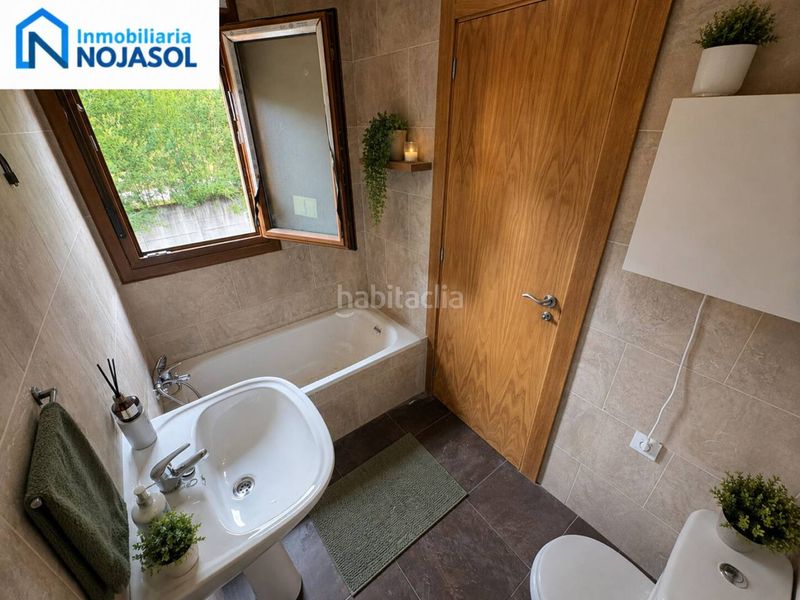Foto e3c85b22-5fa4-4a82-8b60-e38b625e310b. Casa aparellada amb calefacció aparcament a Ruesga