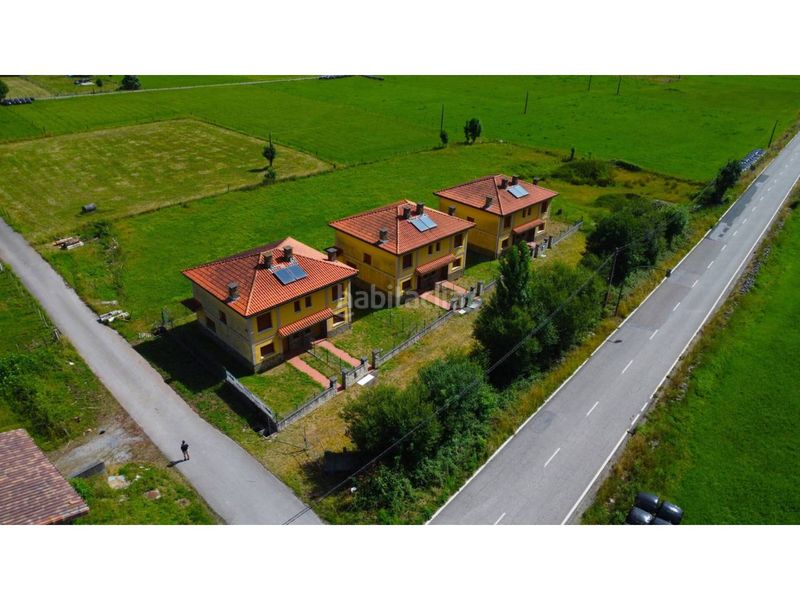 Foto f4b1d3ea-15f0-4320-a853-3cd9edf18658. Casa aparellada amb calefacció aparcament a Ruesga