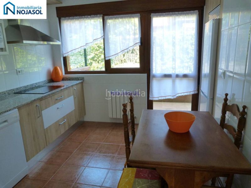 Foto 127fbab6-a724-452b-90fa-8bf3feace572. Casa adossada amb calefacció aparcament piscina a Bareyo