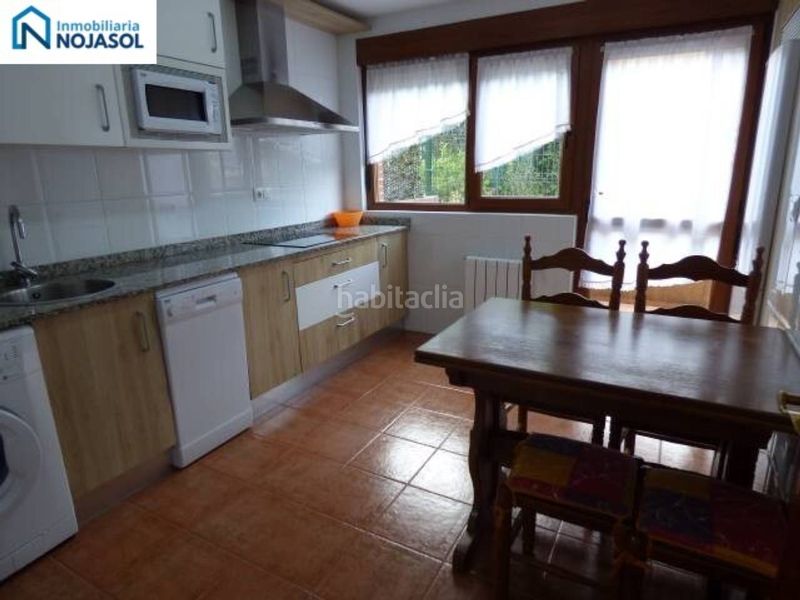 Foto 5afee88e-a8c3-4b28-a30a-a56ec24d15dd. Casa adossada amb calefacció aparcament piscina a Bareyo