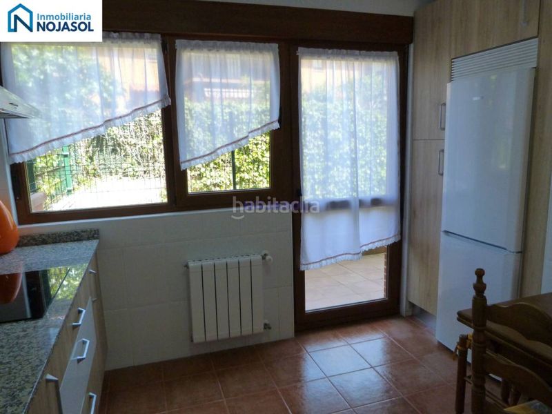 Foto a10afc04-2ba5-4087-b063-8407b9ad661c. Casa adossada amb calefacció aparcament piscina a Bareyo