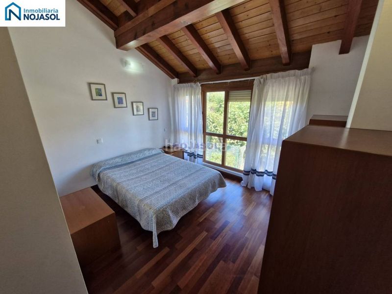 Foto c79e4e3b-2ee6-413c-b70e-b92e1b0fc621. Casa adossada amb calefacció aparcament piscina a Bareyo
