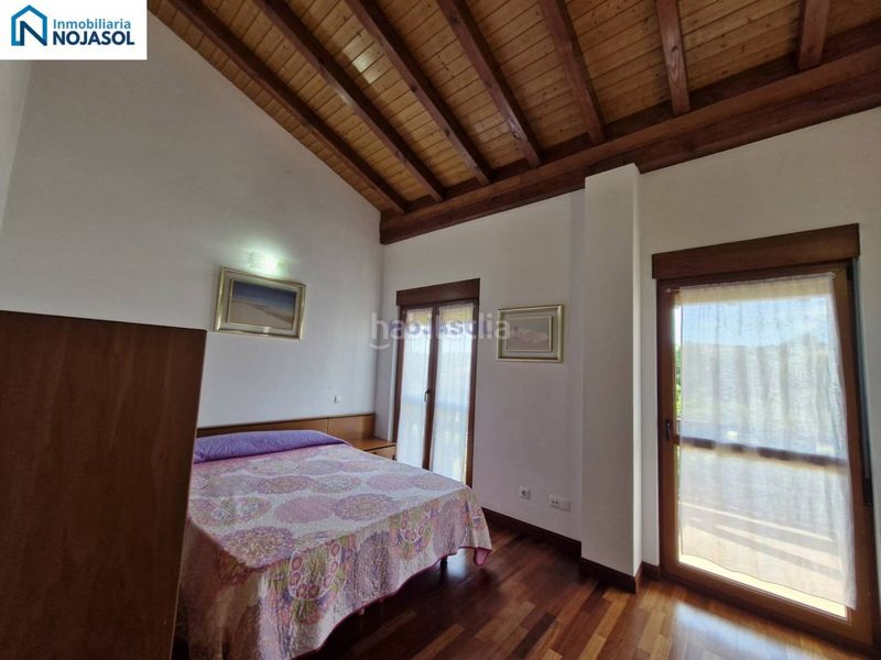 Foto d90315ce-3655-43d3-b9eb-c7437248ee7d. Casa adossada amb calefacció aparcament piscina a Bareyo