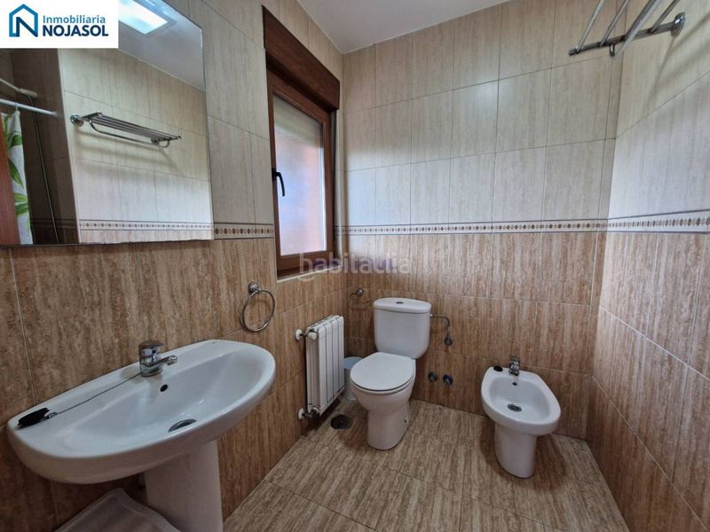 Foto e32a55d8-a5fc-44cb-bd73-3ea8de1e4fb9. Casa adossada amb calefacció aparcament piscina a Bareyo