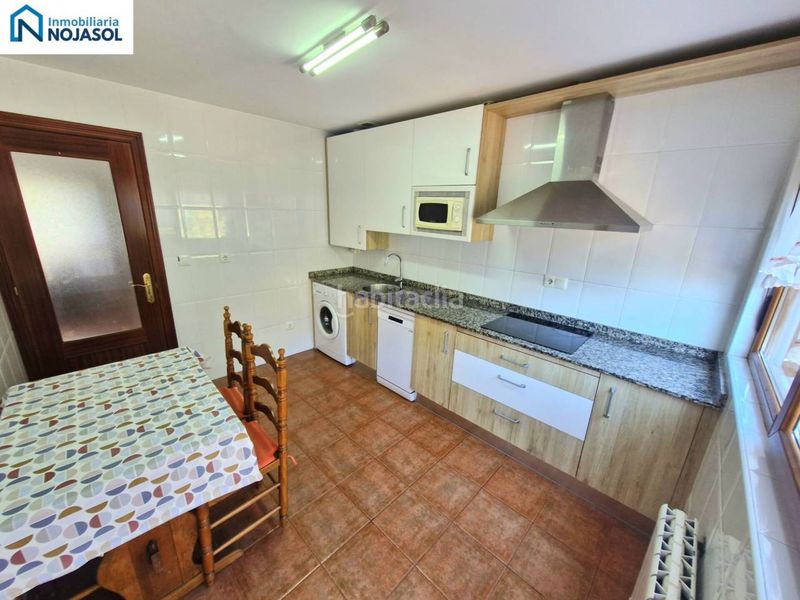 Foto e9159d55-d2b0-454d-a412-6933977940d6. Casa adossada amb calefacció aparcament piscina a Bareyo