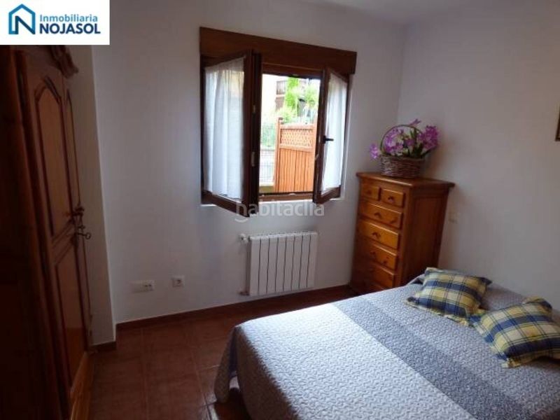 Foto f82627d2-cd57-4e6d-8d69-f68e8b31f00b. Casa adossada amb calefacció aparcament piscina a Bareyo