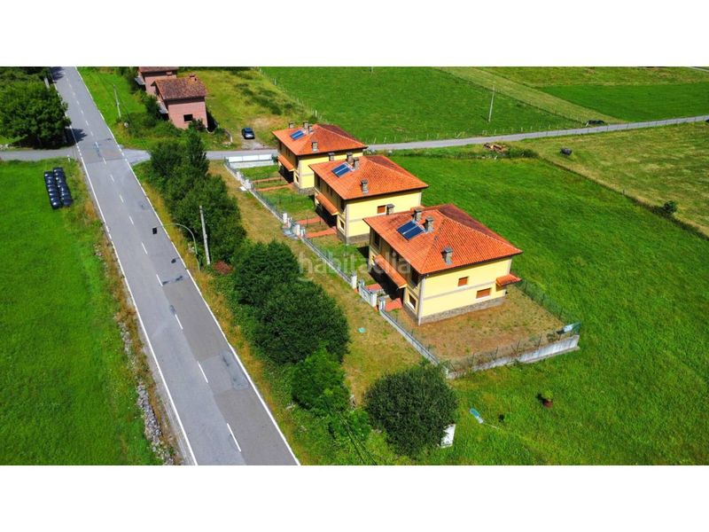 Foto 1ec2f2db-3164-49a0-9446-19d1a47cf7c8. Casa aparellada amb calefacció aparcament a Ruesga