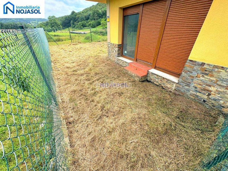 Foto 495e78c0-549b-41ff-a8e5-60735643c027. Casa aparellada amb calefacció aparcament a Ruesga