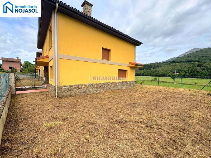 Foto 528715ab-40ac-4978-9496-5caa473b22fc. Casa aparellada amb calefacció aparcament a Ruesga
