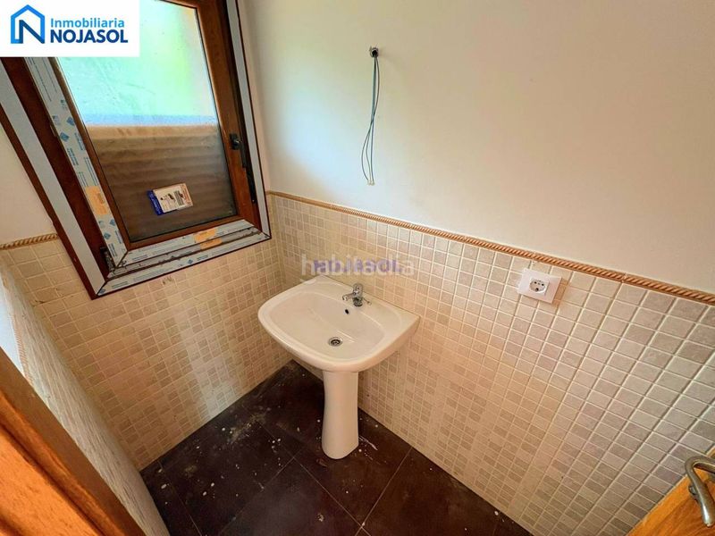 Foto 5a68377b-79fd-4633-92d1-01686b87dbb1. Casa aparellada amb calefacció aparcament a Ruesga