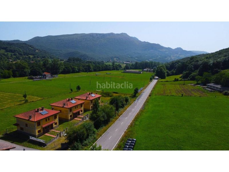 Foto 76a26778-900f-44c1-95fb-eadaaafac2e0. Casa aparellada amb calefacció aparcament a Ruesga