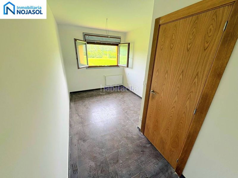 Foto a37d488e-cf70-4aaf-83aa-38f1e6dd148d. Casa aparellada amb calefacció aparcament a Ruesga