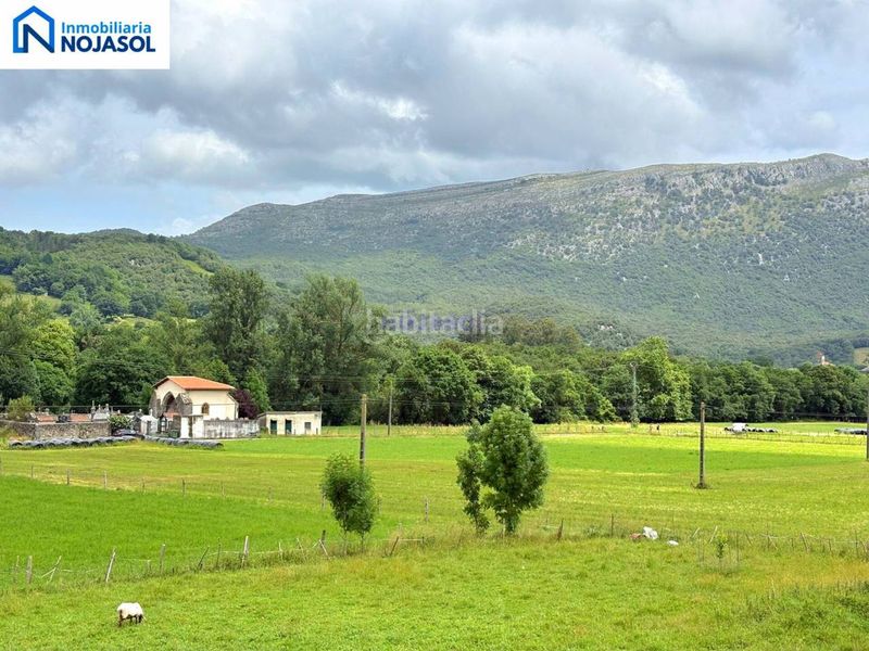 Foto b85498da-6918-461a-a127-1c601c9633fc. Casa aparellada amb calefacció aparcament a Ruesga