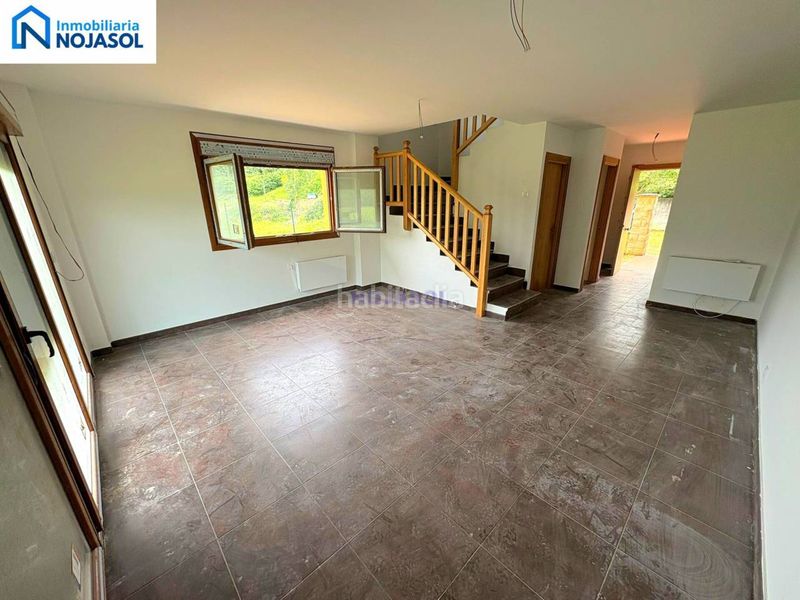 Foto bd22a07b-156f-4614-b5be-42de612f4365. Casa aparellada amb calefacció aparcament a Ruesga