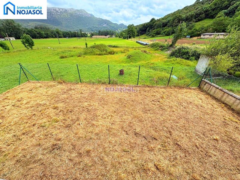 Foto c1bb16d8-38ce-4d7e-a96e-bbc6840387c2. Casa aparellada amb calefacció aparcament a Ruesga