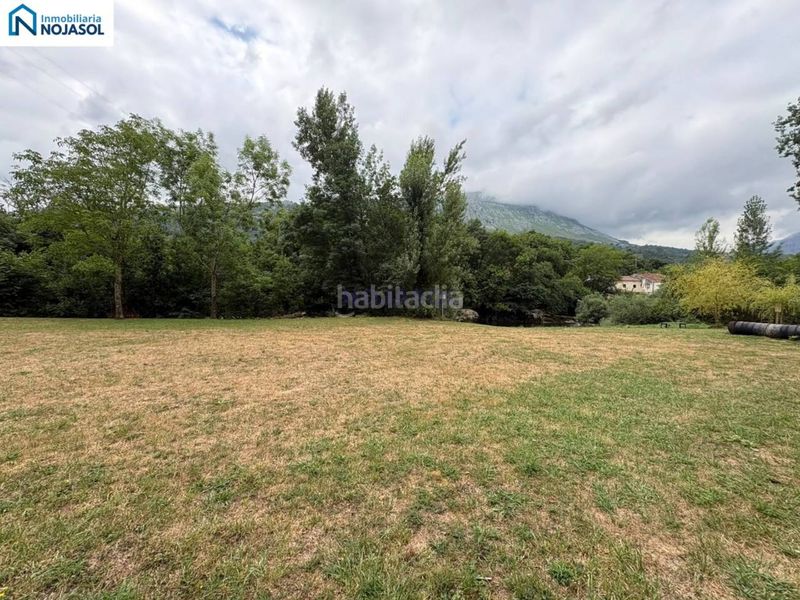 Foto f5ac4487-2dfa-496e-855e-5d65794a5808. Casa aparellada amb calefacció aparcament a Ruesga