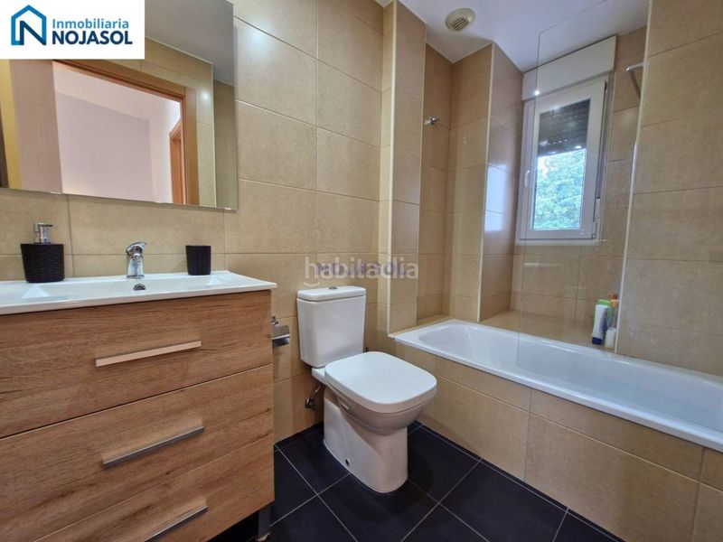 Foto 80ae60cb-6209-46cb-a4c6-4794dd03f268. Casa adossada amb calefacció aparcament piscina a Argoños