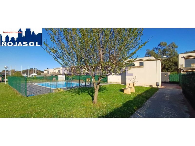 Foto d512ac0e-b1e3-496c-88d1-97465497a271. Casa adossada amb calefacció aparcament piscina a Argoños
