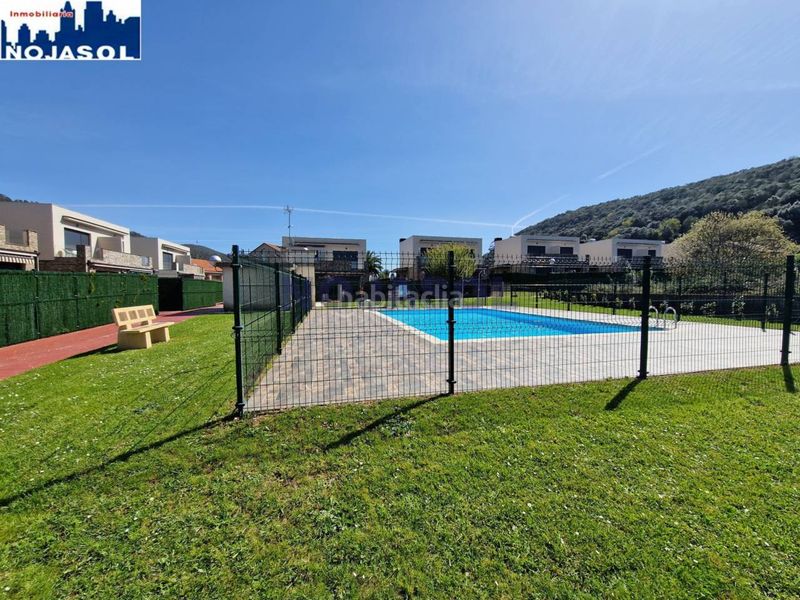 Foto fdfe8f4f-b640-48b3-89b8-8ef008d3367e. Casa adossada amb calefacció aparcament piscina a Argoños