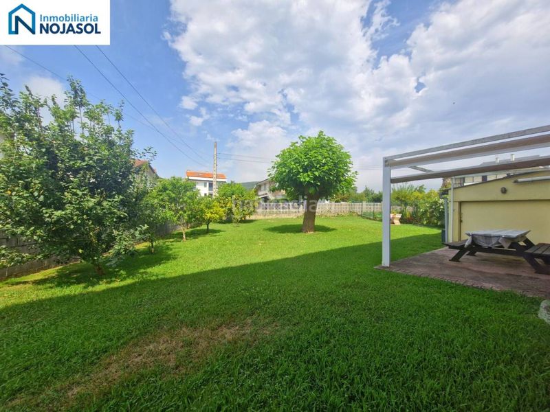 Foto a46036df-a7bf-4667-a768-0f9d04446e5f. Casa amb calefacció aparcament a Arnuero