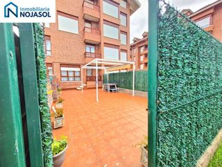 Appartement  Calle los nogales. Ref 000161  precioso bajo con terraza en el centro de la villa