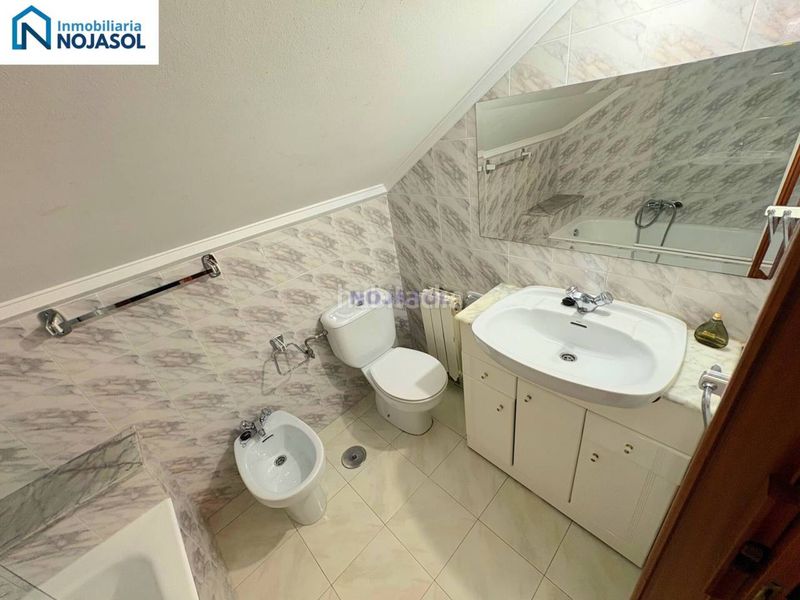 Foto 9284346f-9b85-4491-b651-89b551e822bd. Rent flat with heating parking in Palacio Noja