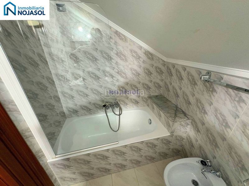 Foto eed391af-2035-4644-9995-84e5aca55aa7. Rent flat with heating parking in Palacio Noja