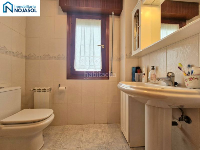 Foto 2285db45-0ab8-4173-9317-2a837d6b02a4. Apartament amb calefacció aparcament piscina a Tregadín Noja