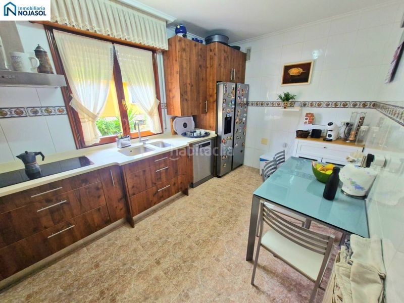 Foto 1df2e2da-dd5d-434d-afdb-cfb9682b4593. Casa aparellada amb calefacció aparcament a Argoños