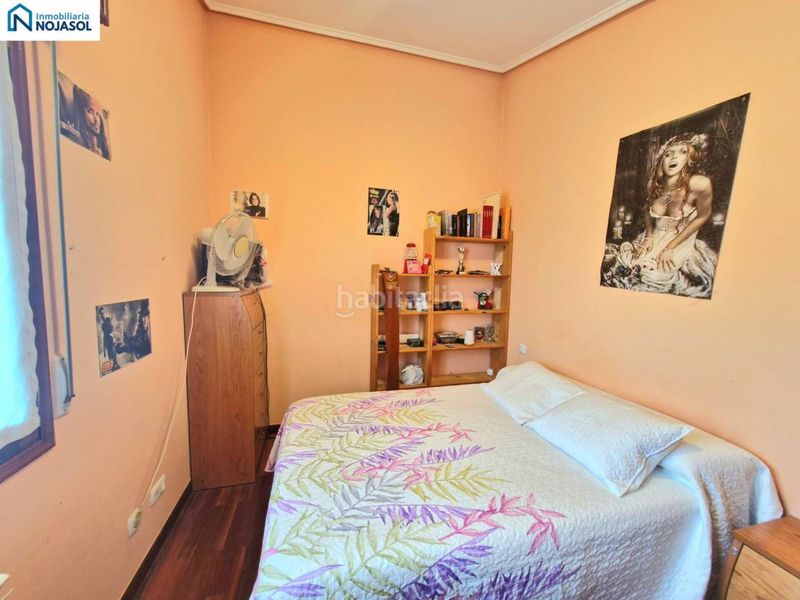 Foto 2f25c202-f716-44e4-a40c-da31ccd93751. Casa aparellada amb calefacció aparcament a Argoños